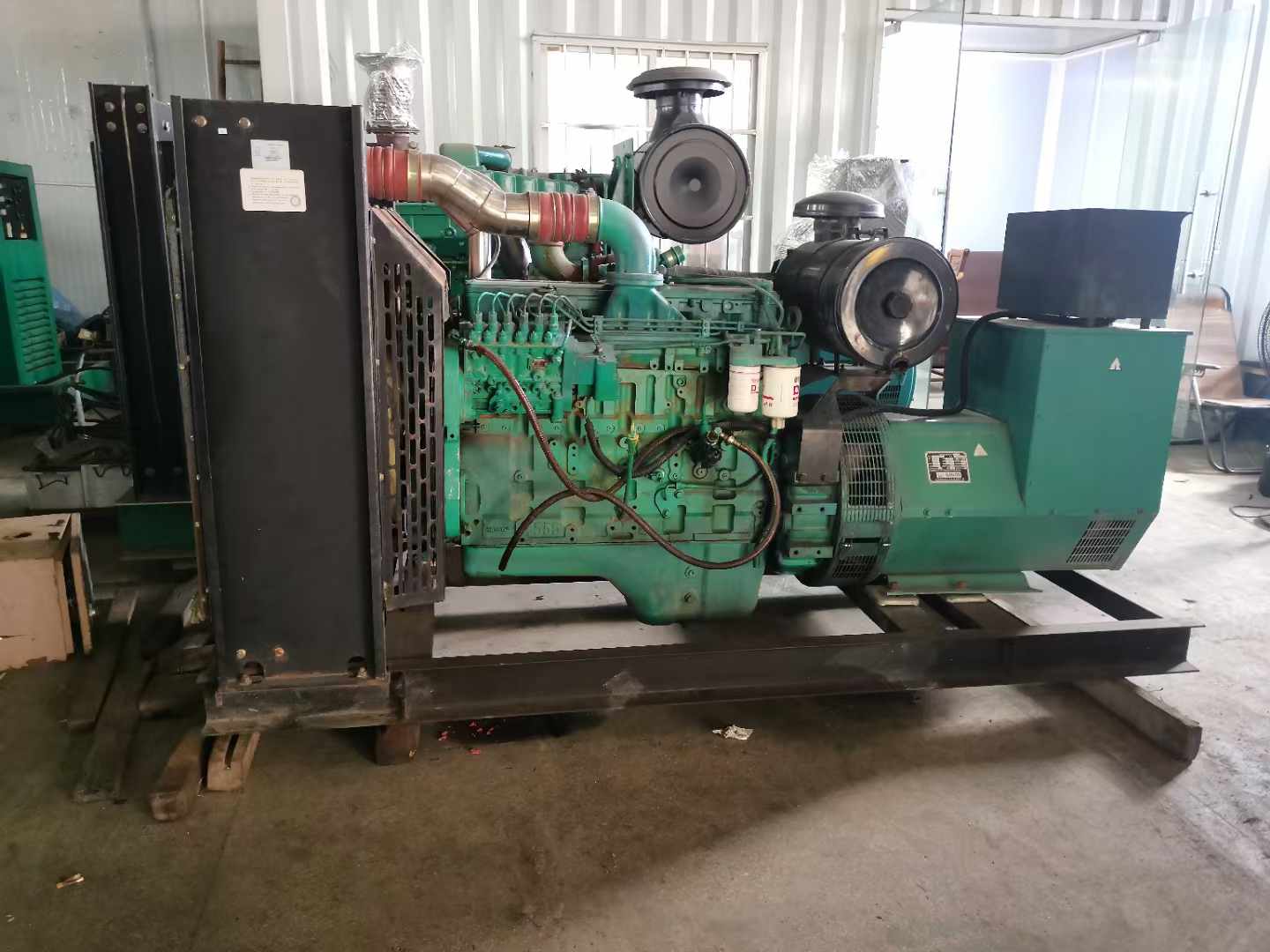 大观发电机租赁如何确定电缆的承载电流是否在安全范围内？