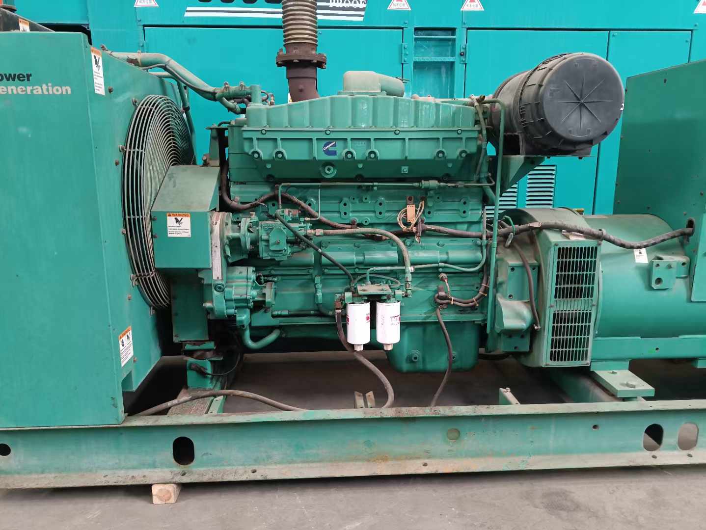 大观过载会对 600kW 柴油发电机组造成哪些损害？