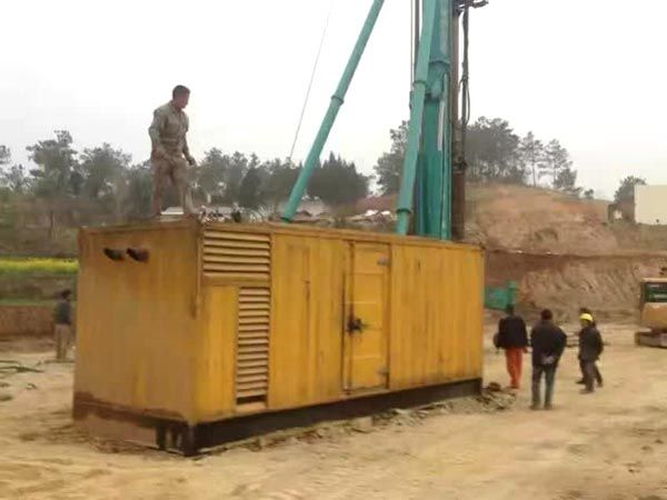 大观如何判断水冷式机油散热器密封件是否需要更换？